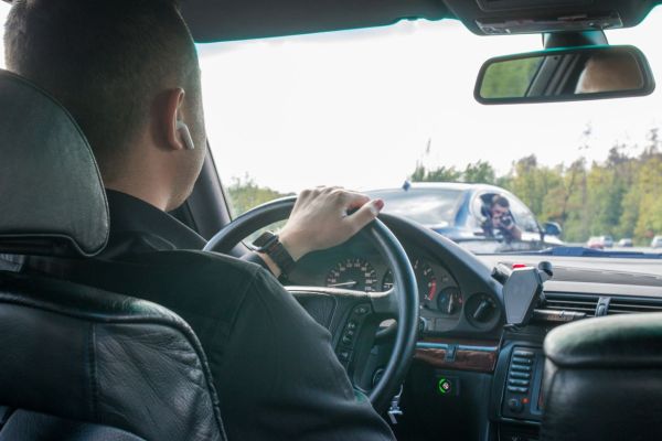 Was sind die besten Tipps für sicheres Fahren im Ausland?